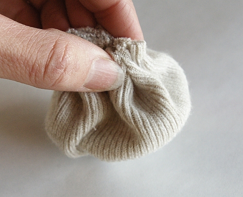 Подушка из свитера своими руками