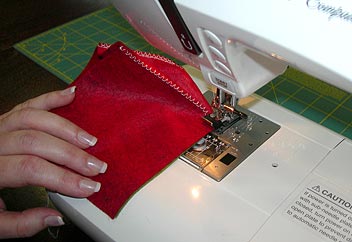 Как сделать подарочный пакет из ткани