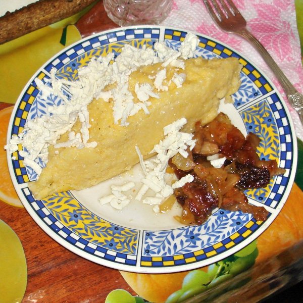 Визитная фото молдавской кухни: мамалыга